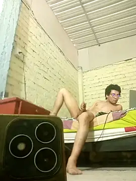 LecheDeSoya666 online show from July 21, 7:49 pm