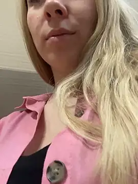 Snapshot of VintageBlue chatting on February 20, 6:26 am VintageBlue online show from February 20, 6:26 am