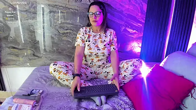 Agatha Pleasure online show from January 7, 11:45 am