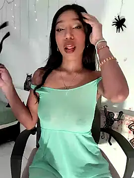 LeilaEbony online show from October 15, 12:49 pm
