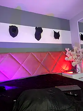 Bella Williiams online show from December 4, 12:25 pm