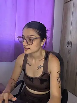 Coralinne   online show from July 7, 4:33 pm