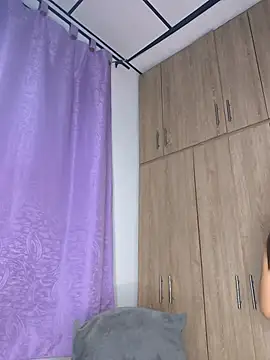 Coralinne   online show from July 13, 2:03 am