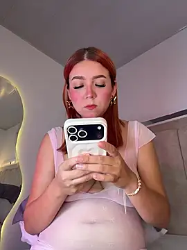 Snapshot of Mia_Juicyberry chatting on July 3, 1:23 am Mia Juicyberry online show from July 3, 1:23 am