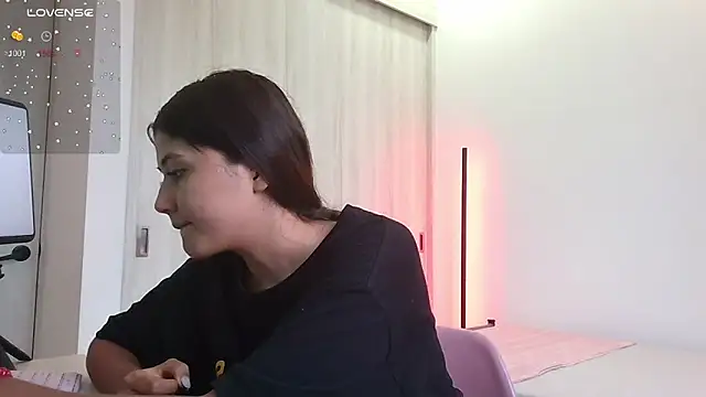 Snapshot of amy_innocent_1 chatting on June 14, 10:34 pm amy innocent 1 online show from June 14, 10:34 pm