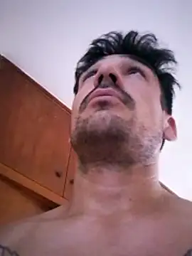 bigandstrong2217 online show from February 8, 9:07 pm