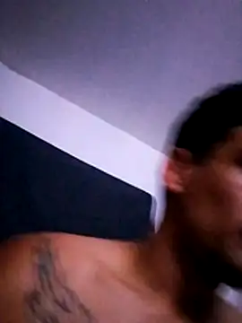 bigandstrong2217 online show from February 10, 11:42 pm