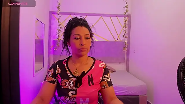 IvyShine7 online show from December 1, 6:57 pm