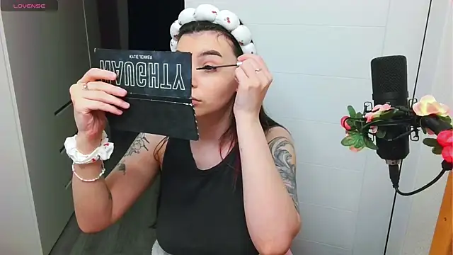 peachyness online show from May 18, 6:47 pm