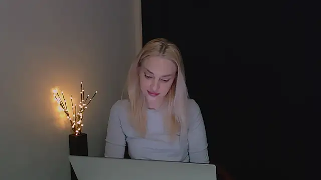 Snapshot of Lia_noo_regrets chatting on April 20, 5:37 pm Lia noo regrets online show from April 20, 5:37 pm