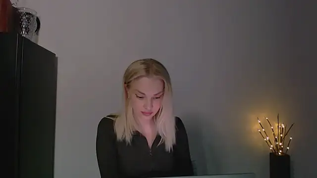 Snapshot of Lia_noo_regrets chatting on May 15, 4:58 pm Lia noo regrets online show from May 15, 4:58 pm