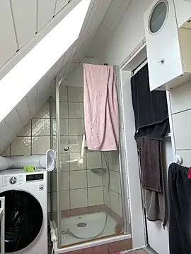 Snapshot of SweetTeenGirl chatting on September 23, 1:25 pm SweetTeenGirl online show from September 23, 1:25 pm