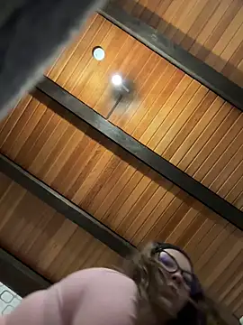 Snapshot of SweetTeenGirl chatting on November 3, 7:59 pm SweetTeenGirl online show from November 3, 7:59 pm