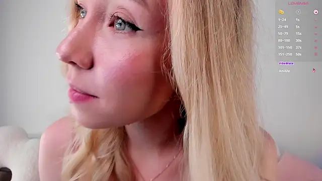 Snapshot of DanaCandy chatting on July 8, 11:42 pm DanaCandy online show from July 8, 11:42 pm
