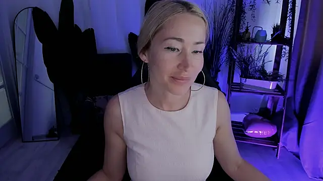AstraMonroe online show from July 17, 11:06 am