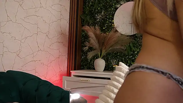 angel wow  online show from January 15, 5:23 am