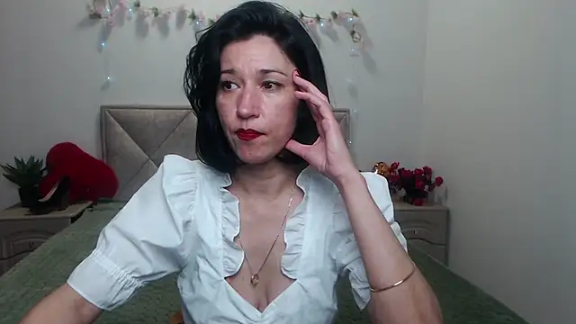 Snapshot of CameronEnns chatting on April 30, 12:44 pm CameronEnns online show from April 30, 12:44 pm