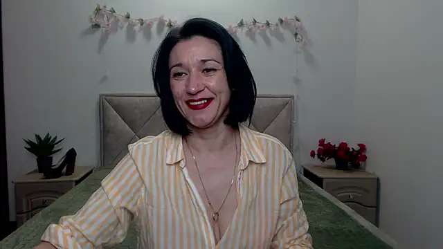 Snapshot of CameronEnns chatting on May 7, 12:10 pm CameronEnns online show from May 7, 12:10 pm