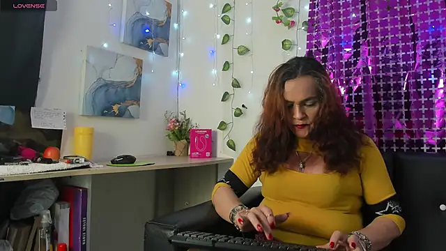 Mishell Bons online show from February 11, 6:57 pm