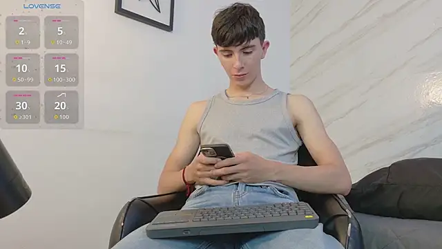 Snapshot of mathias_saenz chatting on July 17, 7:41 pm mathias saenz online show from July 17, 7:41 pm