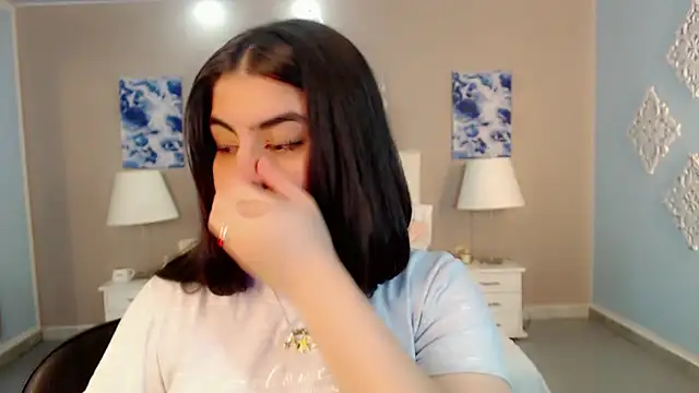 maddissonivanova online show from November 30, 7:07 pm