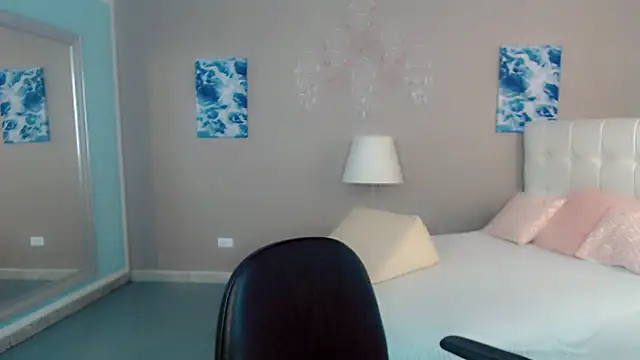 maddissonivanova online show from February 11, 7:08 pm