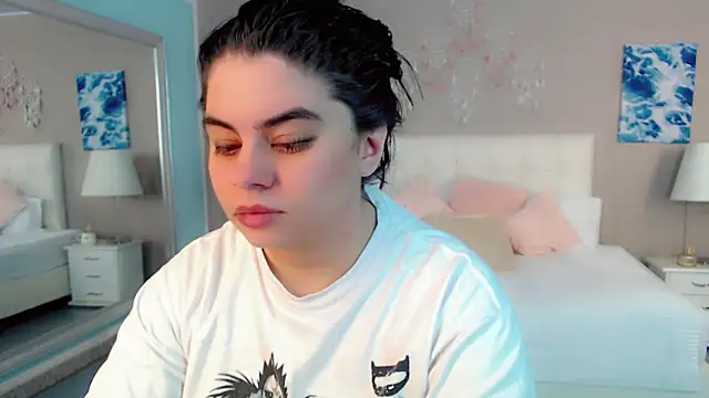 maddissonivanova online show from April 7, 7:14 pm