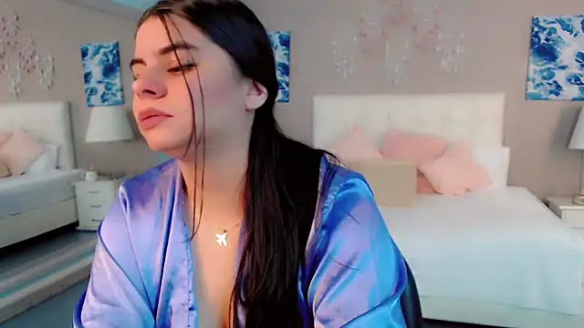 maddissonivanova online show from April 16, 9:39 pm