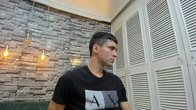 Snapshot of mike_whitee chatting on September 22, 8:05 am mike whitee online show from September 22, 8:05 am
