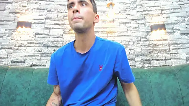 Snapshot of mike_whitee chatting on September 23, 5:49 pm mike whitee online show from September 23, 5:49 pm