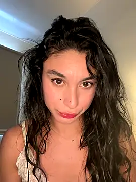 MonicaSalvatore online show from November 6, 8:10 pm