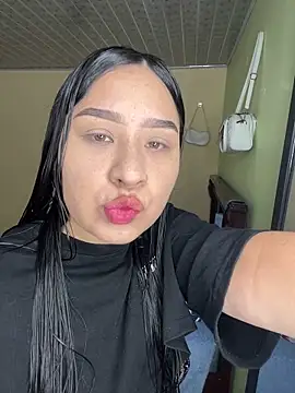 Snapshot of BELLAALEJA chatting on April 5, 4:26 pm BELLAALEJA online show from April 5, 4:26 pm
