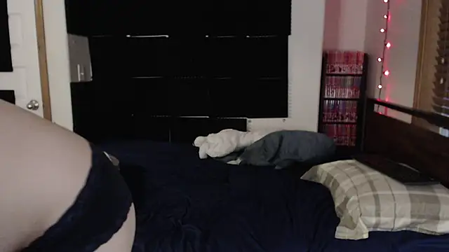 Ivyintheparker online show from May 17, 3:48 am