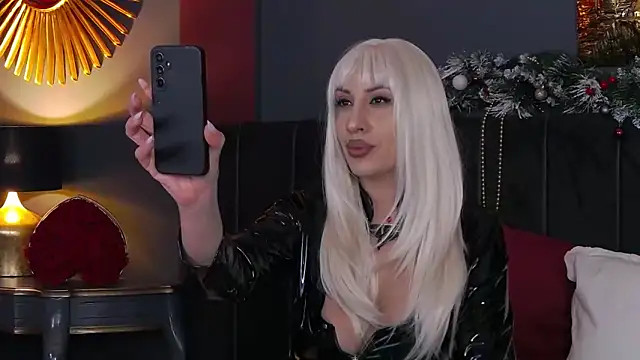 VickiSpice online show from December 18, 8:04 pm