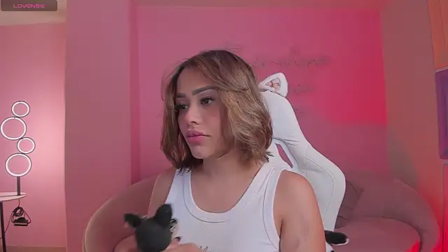 LiamCarterX online show from April 6, 11:33 am