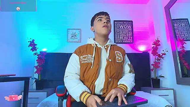 Lucass love online show from February 15, 1:20 pm