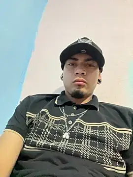 Snapshot of Ricardo2334 chatting on February 28, 4:35 am Ricardo2334 online show from February 28, 4:35 am