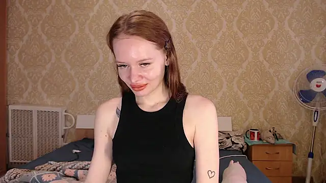 Kitkaat00 online show from March 18, 12:30 pm