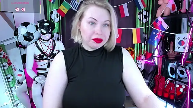 Snapshot of Anna_Maxwell chatting on June 15, 2:03 am Anna Maxwell online show from June 15, 2:03 am