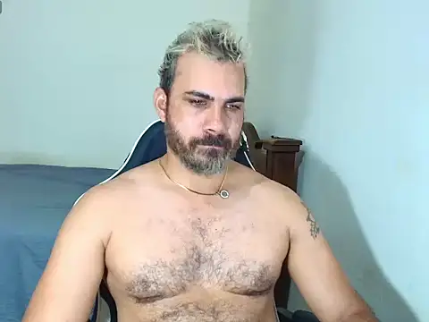 Snapshot of max_love255 chatting on January 18, 6:12 pm max love255 online show from January 18, 6:12 pm