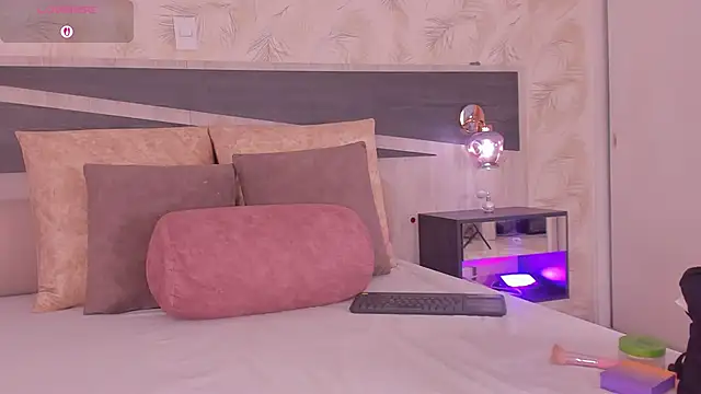 Snapshot of dana_hazze chatting on February 23, 5:27 am dana hazze online show from February 23, 5:27 am