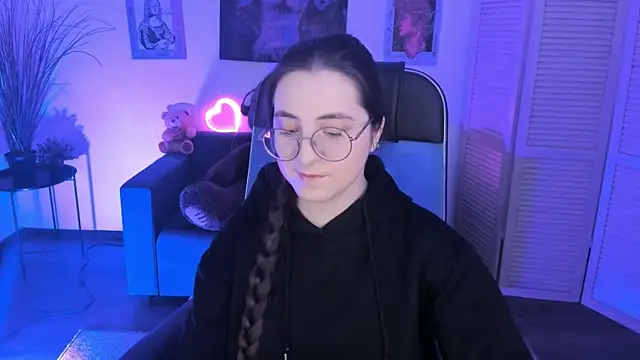 VirtuallVoyant online show from December 23, 4:21 am