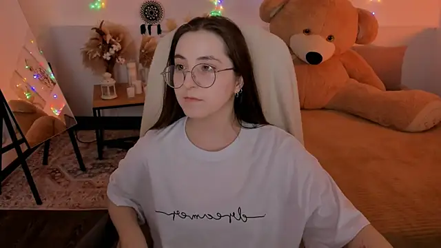 VirtuallVoyant online show from March 28, 1:27 am