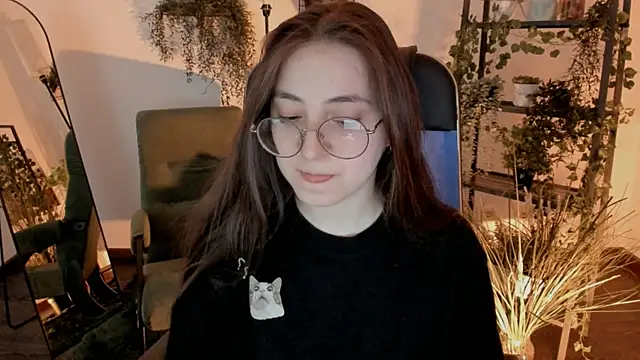 VirtuallVoyant online show from April 19, 8:00 pm