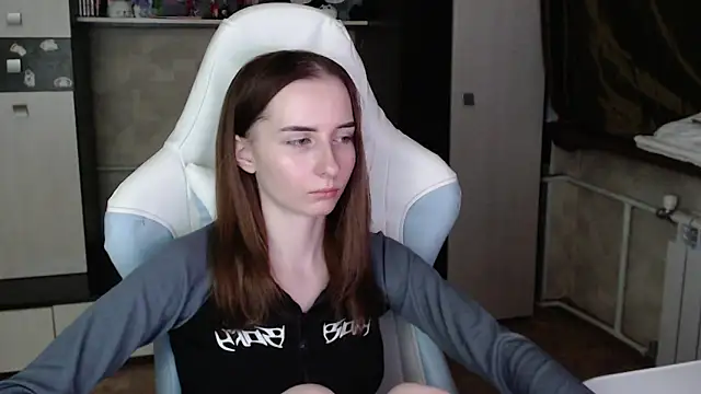 Snapshot of Cutti_Crystal chatting on November 4, 3:11 pm Cutti Crystal online show from November 4, 3:11 pm