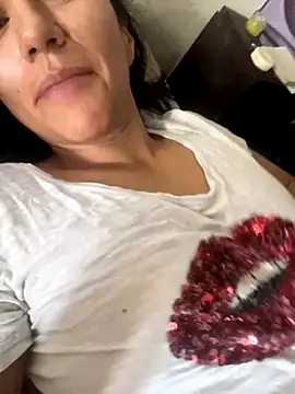 Snapshot of Huitaca_ chatting on October 26, 2:23 pm Huitaca  online show from October 26, 2:23 pm