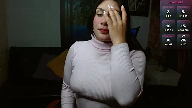 gigi gilt  online show from November 16, 4:07 am