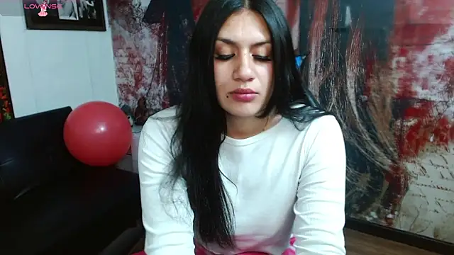 gigi gilt  online show from May 23, 4:39 am