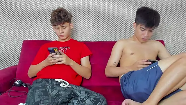 willy sexxx18 online show from February 2, 7:12 pm