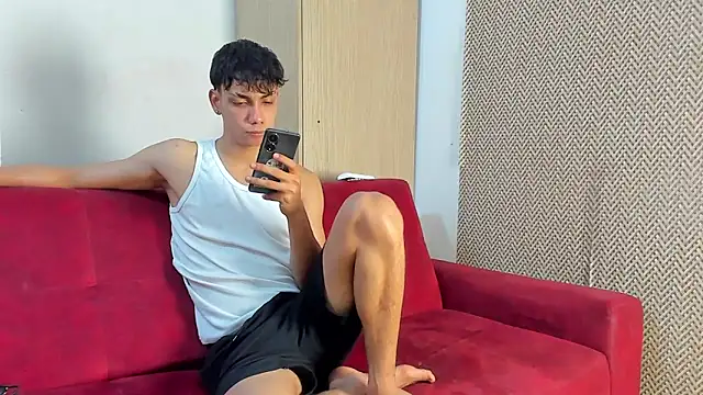 willy sexxx18 online show from May 6, 7:52 pm